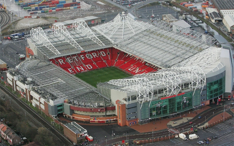 Năm 1910, Old Trafford được khánh thành và chính thức đưa vào sử dụng